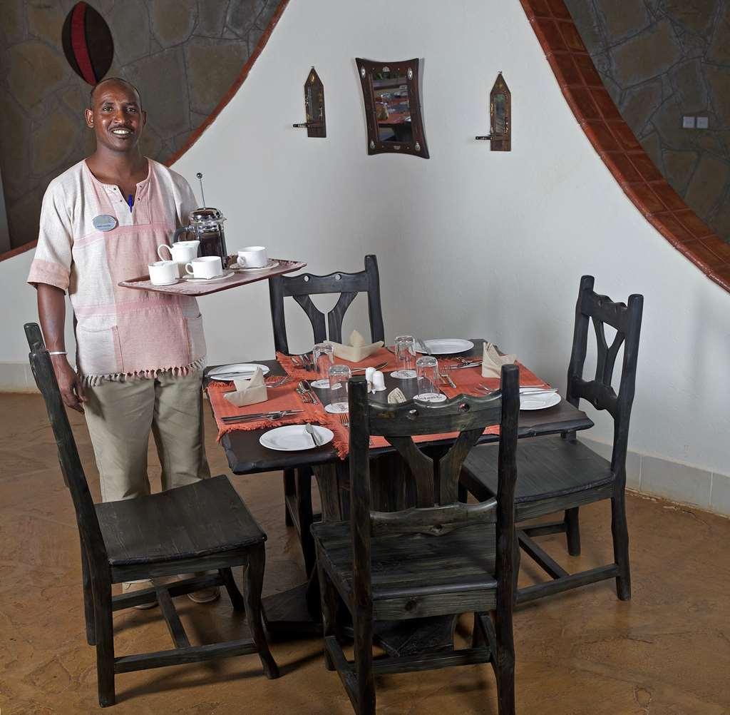 Ashnil Samburu Camp Hotel Restaurante foto