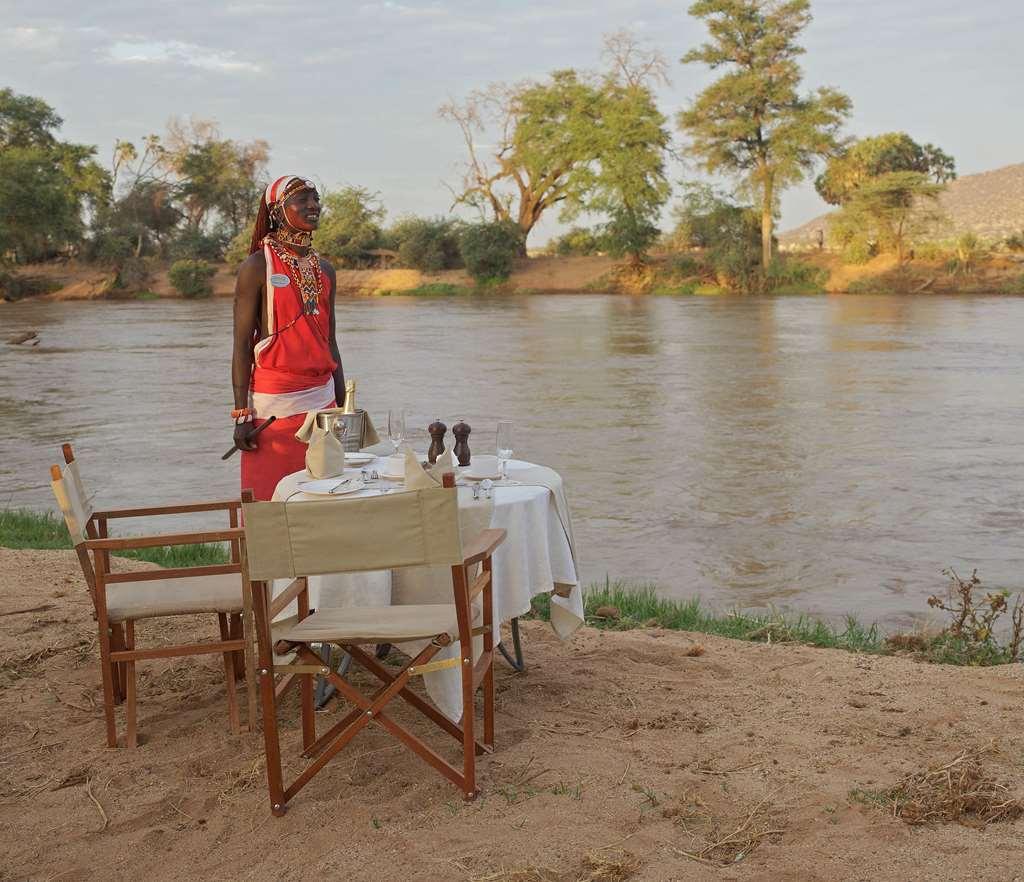 Ashnil Samburu Camp Hotel Restaurante foto